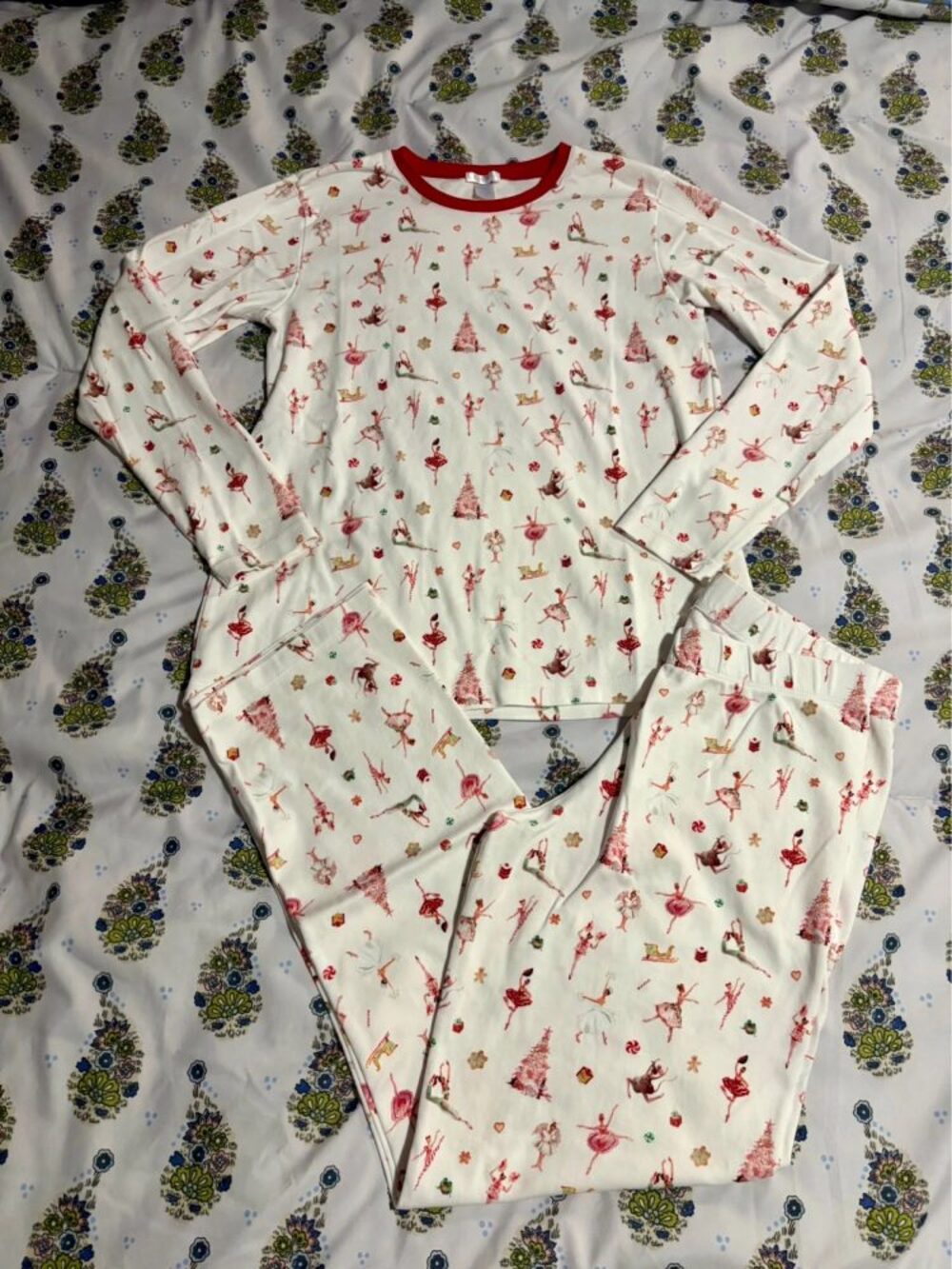 Lake Christmas Print Pjs size Small